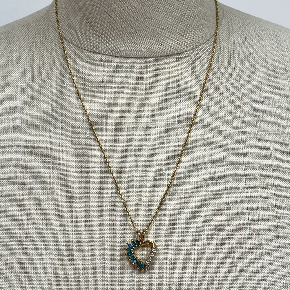 Avon‎ Gold-tone Chain Heart Pendant Blue Clear Rhinestones Fashion Necklace